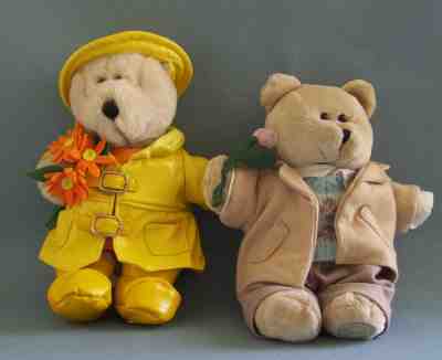Starbucks Bearista Bears Lot Of 2 Plush 2002 2006 Teddy Collectible Flowers - Sold on eBay Nov, 13th 2018 for $10.00
