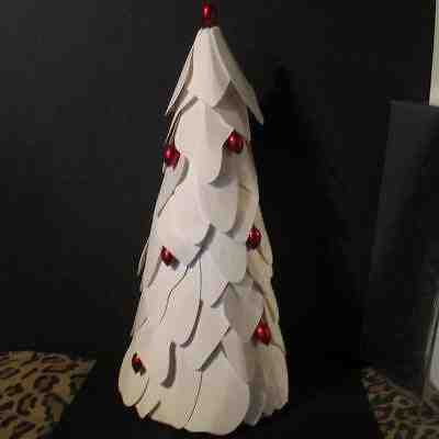 STARBUCKS Store Holiday Display XMAS 2008 TREE Rare Paper 13" Red Ornaments HTF - Sold on eBay Nov, 26th 2018 for $19.65