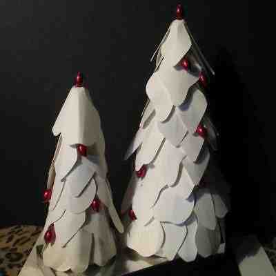 STARBUCKS Store Holiday Display XMAS 2008 TREE Rare Lot 2 Paper Berries 10" 13"  - Sold on eBay Nov, 26th 2018 for $46.00