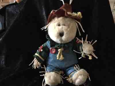 2001 16th Edition Starbuck Barista Scarecrow Bear - Sold on eBay Nov, 2nd 2018 for $5.70