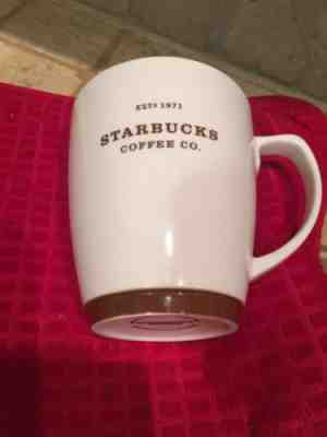 STARBUCKS 2006 ABBEY BROWN W/OFF WHITE MUG 18 OZ. MINT CONDITION - Sold on eBay Nov, 29th 2018 for $11.00