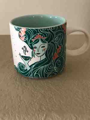 2018 STARBUCKS SIREN MERMAID (tail visible) CUP 12 oz green, mint, salmon colors - Sold on eBay Dec, 1st 2018 for $18.00