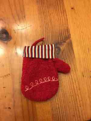 Starbucks red mitten gift card holder, ornament 2007 - Sold on eBay Dec, 3rd 2018 for $7.00