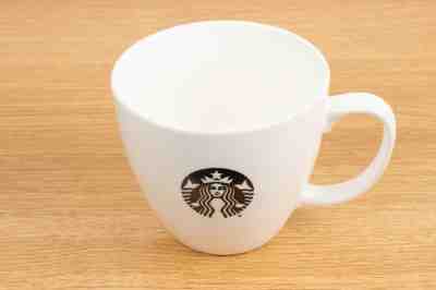 Starbucks Coffee 2015 Logo In Black - Large 20oz Coffee Tea Mug - Cup  - Sold on eBay Dec, 4th 2018 for $7.99