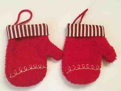 Starbucks Red Mitten gift card holder Christmas Ornament 2007 SET OF 2 - Sold on eBay Dec, 15th 2018 for $8.95