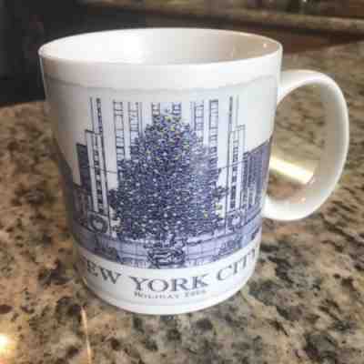 STARBUCKS Architect Series New York City 2006 Holiday Mug, Rockefeller Center - Sold on eBay Dec, 7th 2018 for $50.00