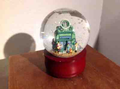 Starbucks Christmas Musical Snowglobe Seattle Pike Place Market Store 1999 - Sold on eBay Dec, 22nd 2018 for $22.00