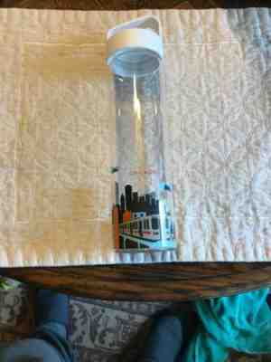 NEW Starbucks YOU ARE HERE Chicago Glass Sport Water Bottle 18.5oz - Sold on eBay Apr, 20th 2019 for $6.50
