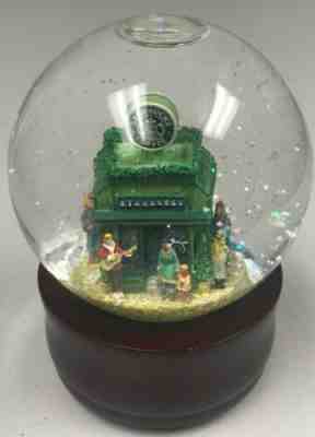 Starbucks Christmas Musical Snowglobe Seattle Pike Place Farmers Market 1999  - Sold on eBay Jul, 3rd 2019 for $39.99