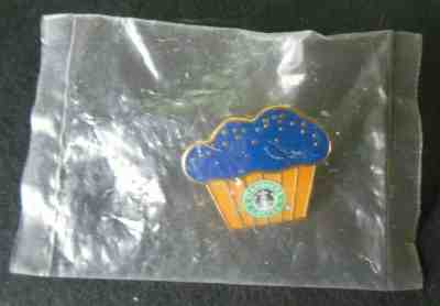 STARBUCKS Original Barista BLUEBERRY MUFFIN Apron AWARD PIN Old Logo *Mint* - Sold on eBay Oct, 21st 2019 for $18.75