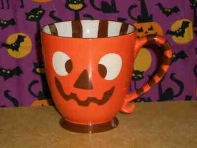 Large STARBUCKS Coffee Halloween Mug Cup 2007 18 oz Pumpkin Face Spider Interior - Sold on eBay Nov, 28th 2019 for $24.99