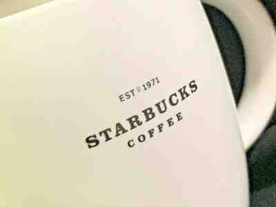 Starbucks EST * 1971 White 14 oz 2008 Barrel Shaped Coffee Mug - Sold on eBay Nov, 30th 2019 for $19.50