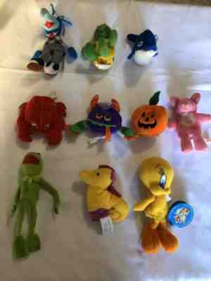 STARBUCKS Finger Puppets Mix Lot Of 38 - Sold on eBay Dec, 10th 2019 for $39.00