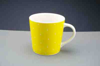 *Rare* Starbucks Yellow With White Dots 18oz Mug 2003 Barista Mug **Ships Free** - Sold on eBay Dec, 14th 2019 for $24.00