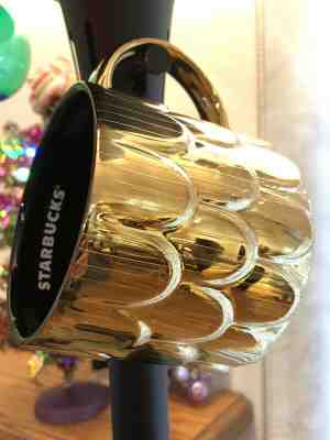????LE Starbucks 2019 Holiday Gold Mermaid Siren Scales Mug FREE SHIPPING???? - Sold on eBay Dec, 14th 2019 for $28.00