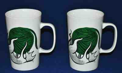 Starbucks 2015 Set Of 2 Tall Kitty Cat Playing w/Green Ball Of Yarn 16 oz Mugs - Sold on eBay Jan, 5th 2020 for $35.00
