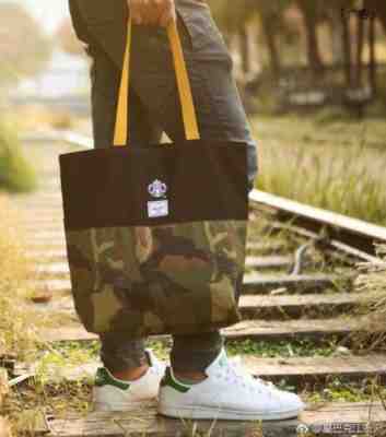 New Starbucks 2018 China Cross Over With Herschel Coffee Origin Bag - Sold on eBay Jan, 3rd 2020 for $29.99