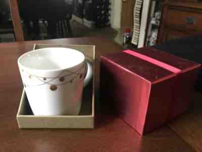 Starbucks 14 oz Holiday Coffee Tea Mug Gold Garland Trim Bone China 2012 NIB new - Sold on eBay Dec, 24th 2019 for $18.75