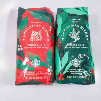2lbs Starbucks Christmas Blend Coffee Vintage 2019 1 Regular & 1 Decaffeinated - Sold on eBay Jan, 10th 2020 for $18.95