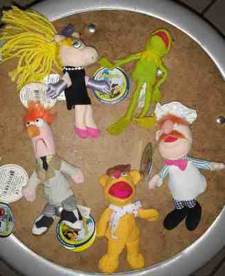5 Starbucks Muppets Finger Puppets Miss Piggy Kermit Beaker Fozzie Sweedish Chef - Sold on eBay Jan, 12th 2020 for $20.00