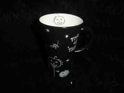 Starbucks 2007 Black And White Trick Or Treat Halloween Ceramic Cup Mug 14 Oz. - Sold on eBay Jan, 19th 2020 for $19.99