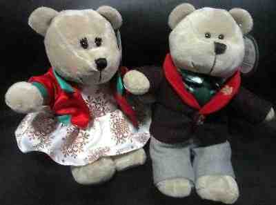 Pair 2017 Starbucks Bearista Bear Boy and Girl CHRISTMAS Asia Exclusive 137th Ed - Sold on eBay Feb, 11th 2020 for $40.99