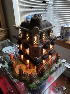 Starbucks 1998 Ceramic Halloween Haunted House & Dept 56 Flying Bats WITH BOX! - Sold on eBay July 13th, 2023 for $449.00