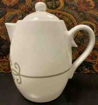 STARBUCKS 2015 Ceramic Coffee/Tea Pot~30.4 floz, 900ml~White w/ Gold Design - Sold on eBay Aug 21, 2021 for $21.99