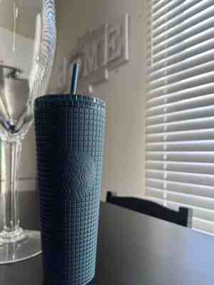 Starbucks Winter 2023 Release Navy Blue Grid 24oz Cold Cup Venti Tumbler - Sold on eBay Feb 10, 2023 for $14.20