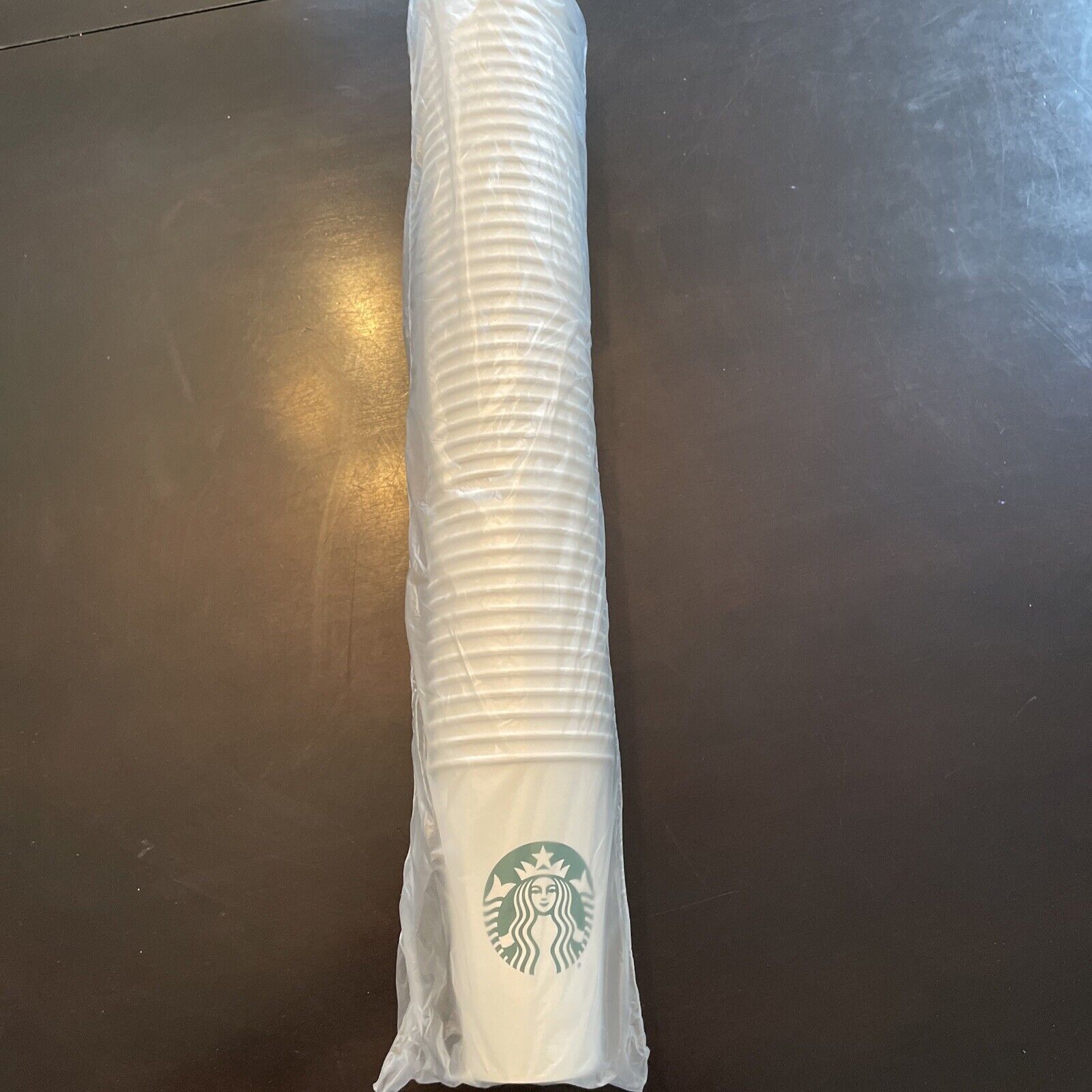 Starbucks Grande Hot Paper Cups. Lot Of 200 Cups - Sold on eBay January 1st, 2025 for $60.00