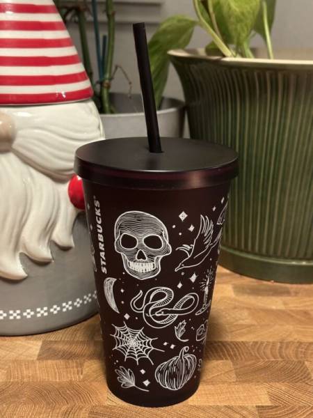 ? Starbucks 2019 Halloween 16 Oz Tumbler Black Rare Skull Excellent Condition - Sold on eBay August 31st, 2024 for $85.14