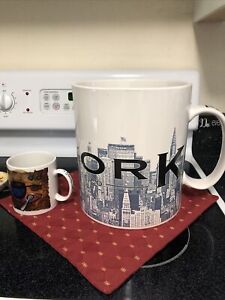 2002 GIANT NEW YORK SKYLINE SERIES ONE STARBUCKS BARISTA COFFEE MUG 2.5 Gallons