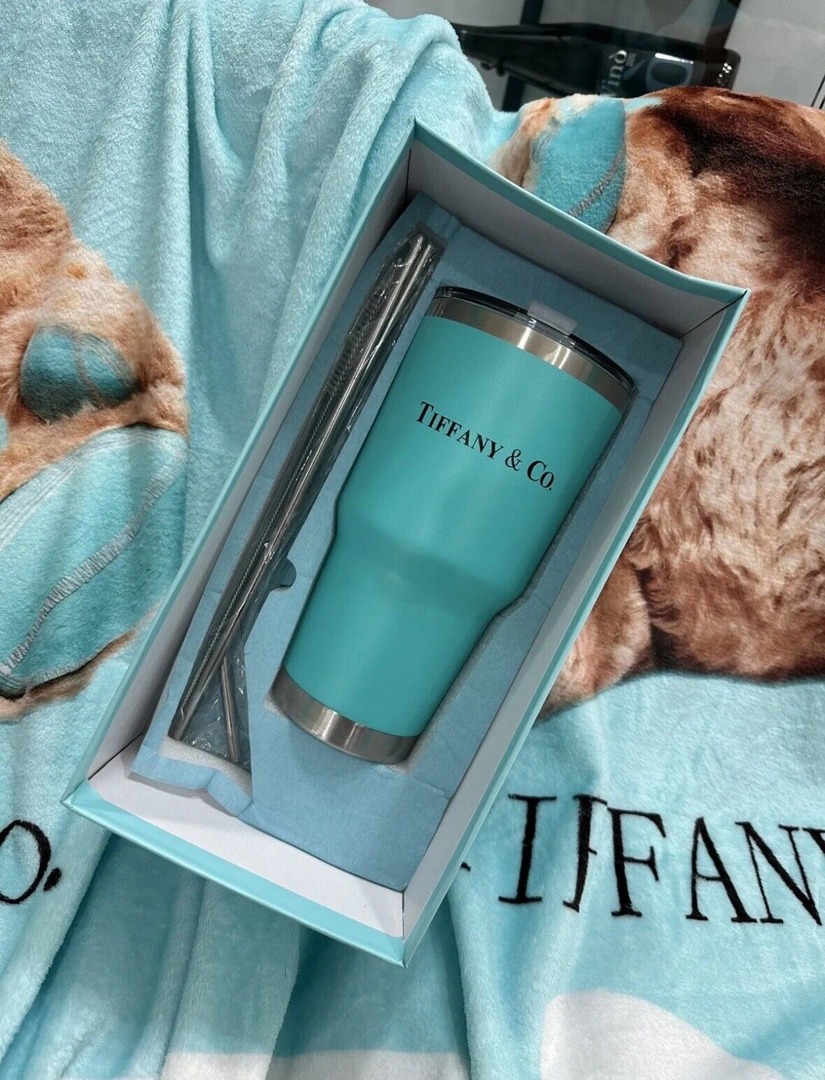 Tiffany & Co Blue Stainless Steel Tumbler and Blanket Gift Set - Sold on eBay June 10th, 2024 for $198.00