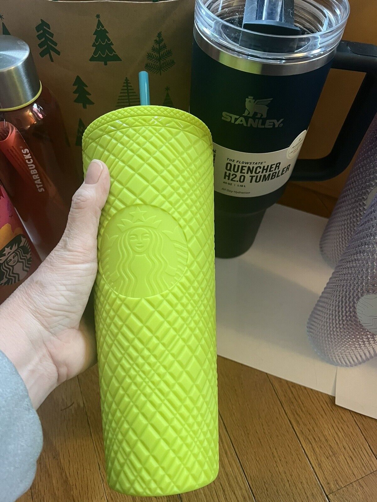 Starbucks Jeweled ?Set Yellow Green Europe tumbler with Matching Keychain NEW? - Sold on eBay January 31st, 2025 for $90.00
