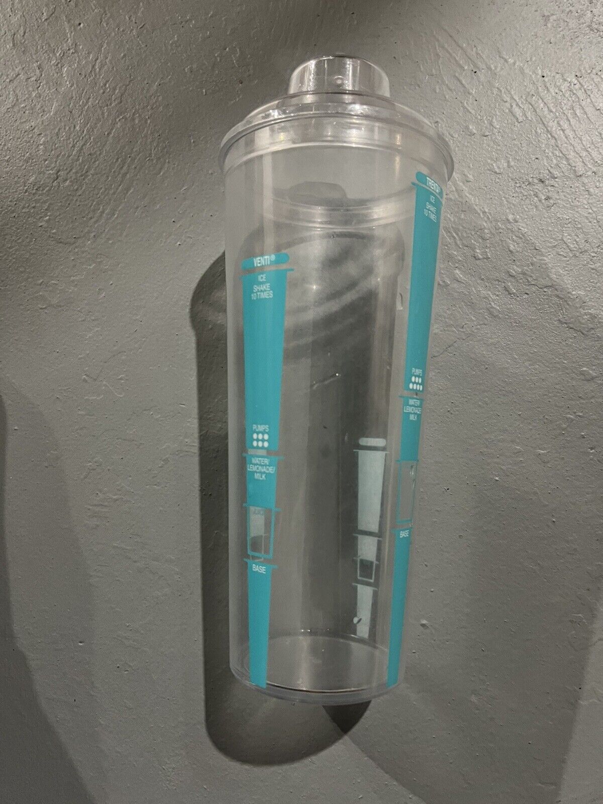 Starbucks Refresher & Iced Tea Shaker Light Use No Cracks - Sold on eBay February 1st, 2025 for $69.99