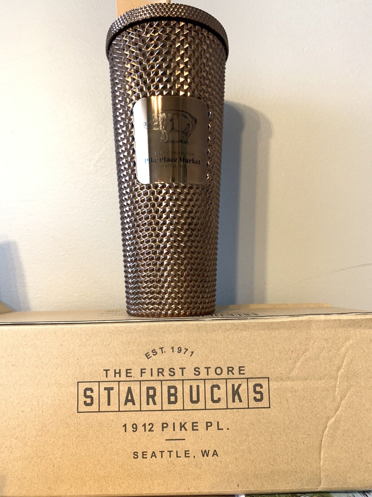 Starbucks Tumbler EXCLUSIVE The Pike Place Market Studded Gold Cup Venti 24oz - Sold on eBay September 3rd, 2024 for $88.88