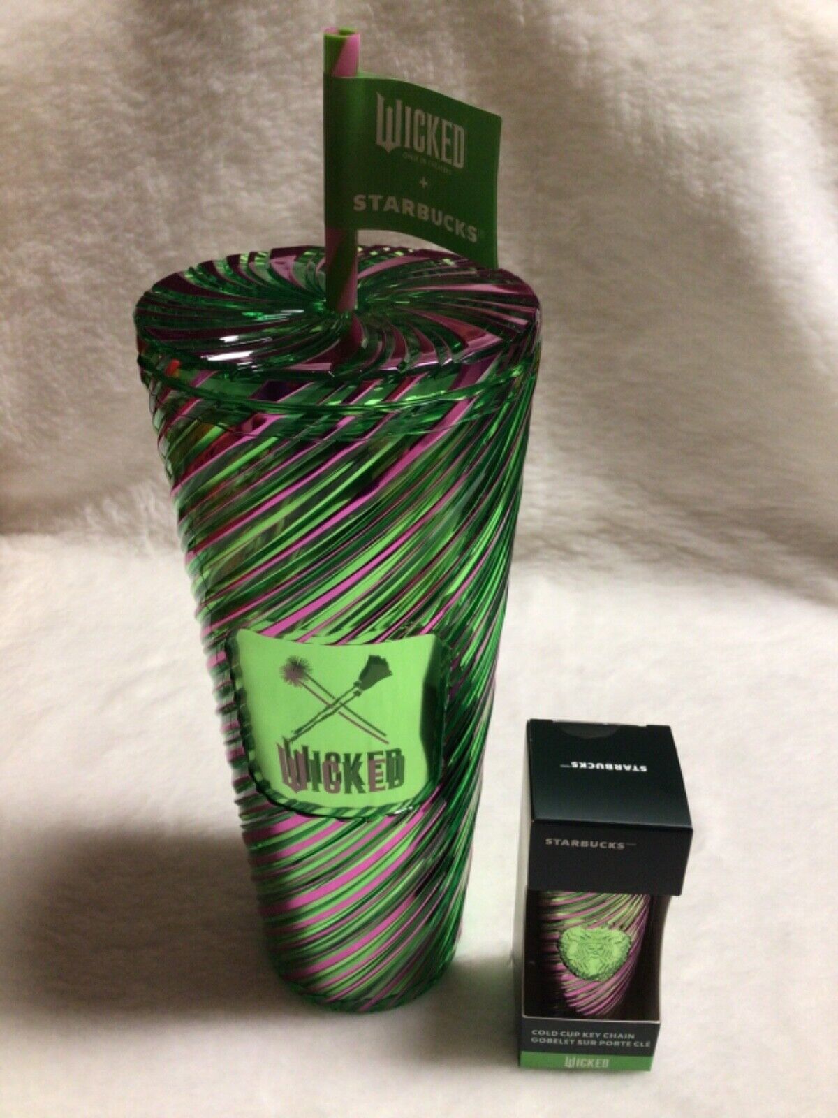 STARBUCKS WICKED PINK & GREEN SWIRL COLD  CUP 24 OZ & KEYCHAIN GLINDA & ELPHABA - Sold on eBay December 15th, 2024 for $106.99