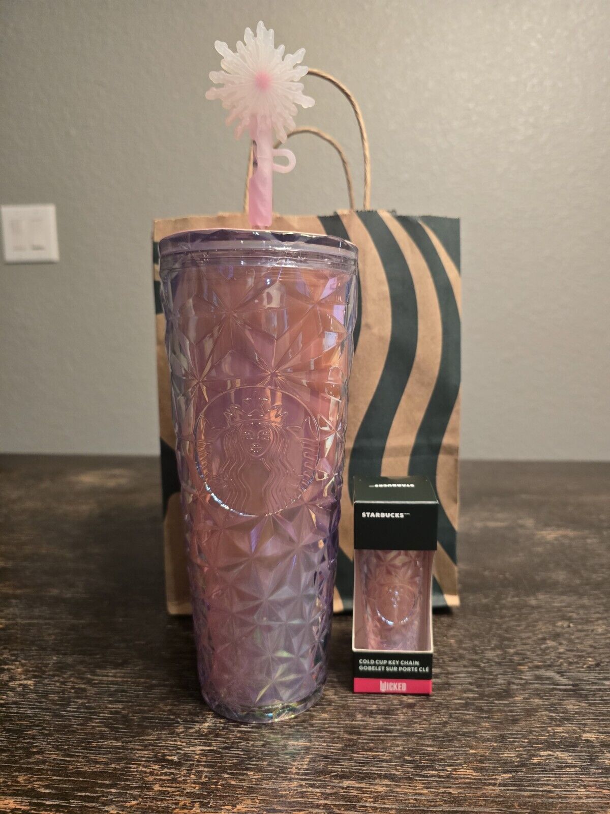 STARBUCKS WICKED GLINDA COLD CUP 24oz  & MATCHING KEYCHAIN - Sold on eBay December 20th, 2024 for $90.00