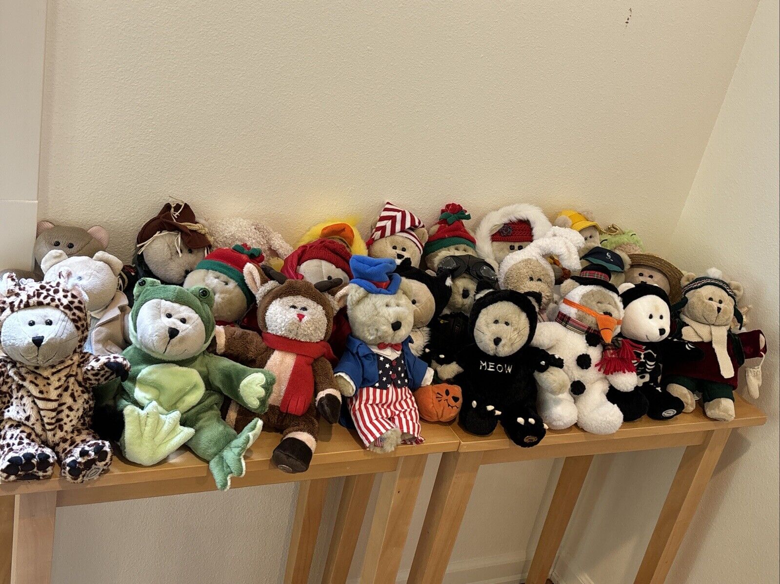 Starbucks Bearista Bears (lot of 26) - Sold on eBay December 13th, 2024 for $125.00