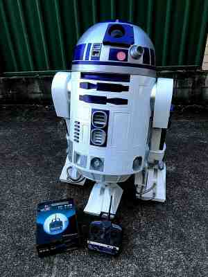 REMOTE CONTROLED FULL LIFE SIZE FIBERGLASS STAR WARS R2D2 value $20,000+