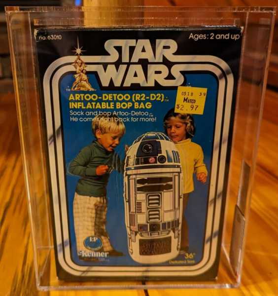 ? ? ? Vintage 1978 Star Wars Kenner R2-D2 Inflatable Bop Bag AFA 80 NM ???