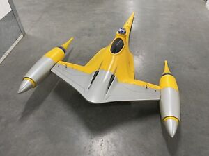 Toys R Us Episode I Naboo Starfighter Display - STAR WARS