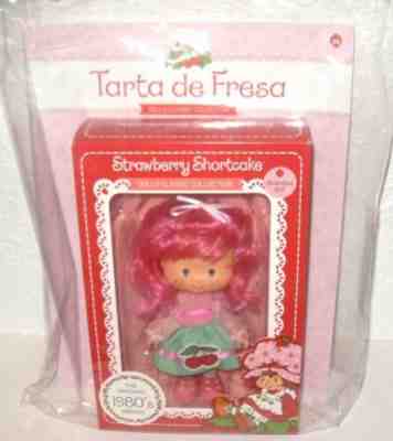 9 DOLLS STRAWBERRY SHORTCAKE WITH MAGS & POSTCARDS