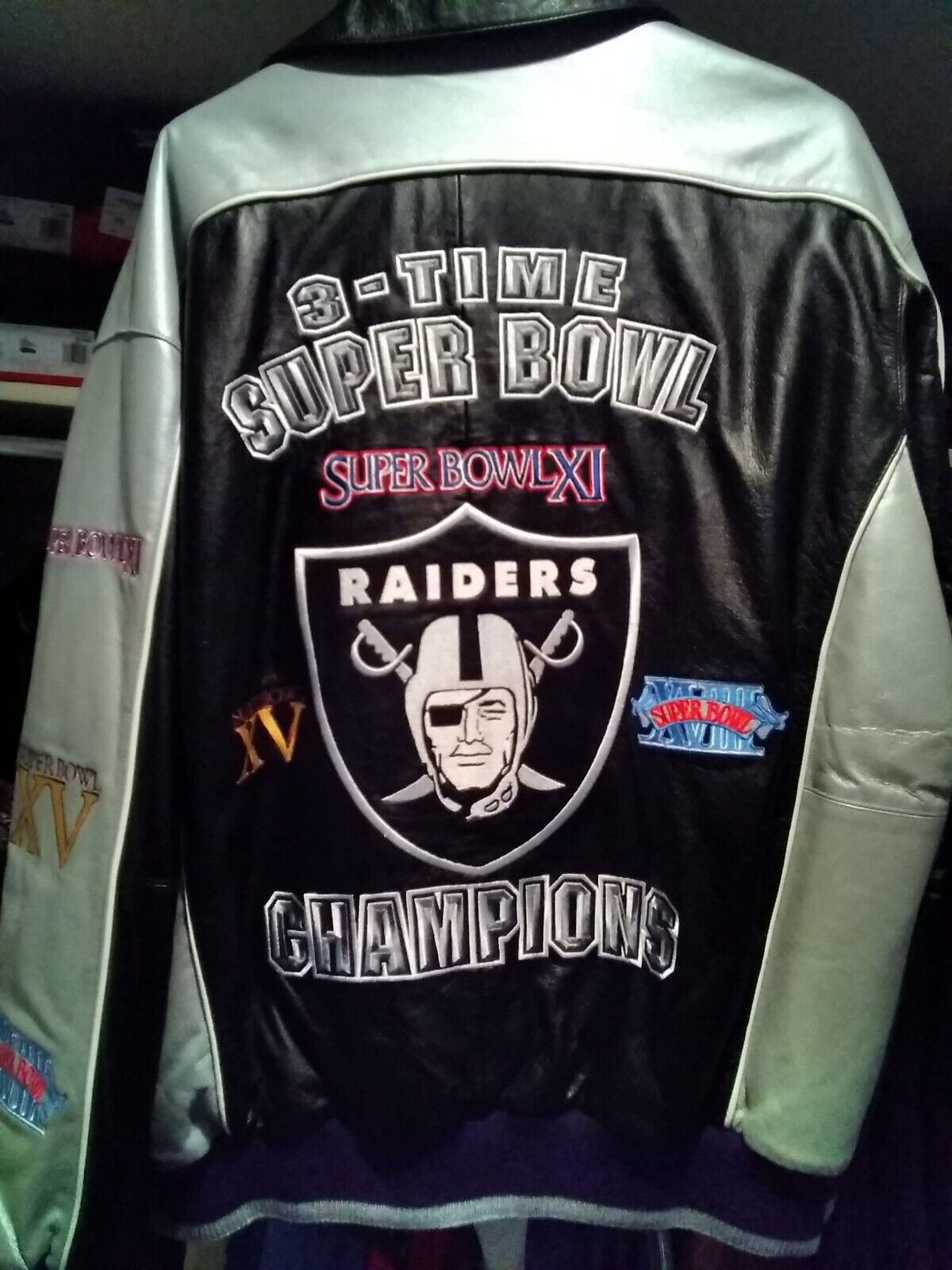 OAKLAND RAIDERS Ultimate SUPER BOWL CHAMPIONSHIP Leather Jacket Size large