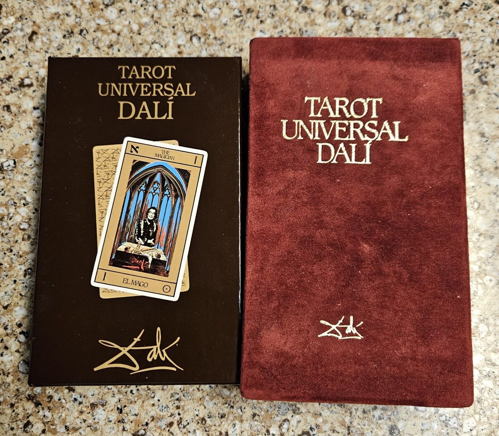 Salvador Dali TAROT UNIVERSAL Deck Cards Gilded Gold Edges Vtg 1984 Spain UNUSED