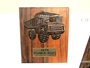 Vintage Tonka Toys 1974 Salesman Performance Award Plaque 12 x 14 Rare