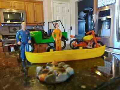 Vintage Green Tonka Jeep Renegade w/Motorcycle Canoe Two Figures #3198