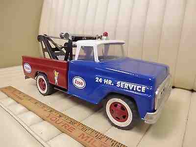 1962-64 TONKA - ESSO Auto Wrecker Tow Truck Pressed Steel Toy 