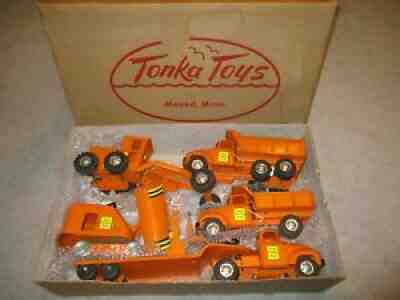 Vintage 1957 Tonka B-210 ROAD BUILDERS BIG MIKE Set w/ Box