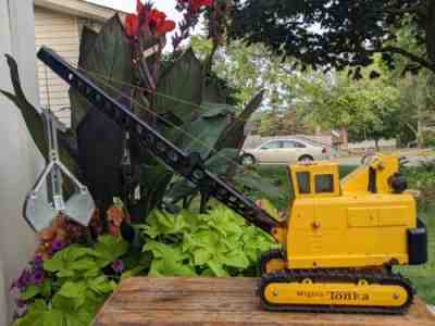 Mighty Tonka Crawler Clamshell Crane 1966 Great Working Condition. Original
